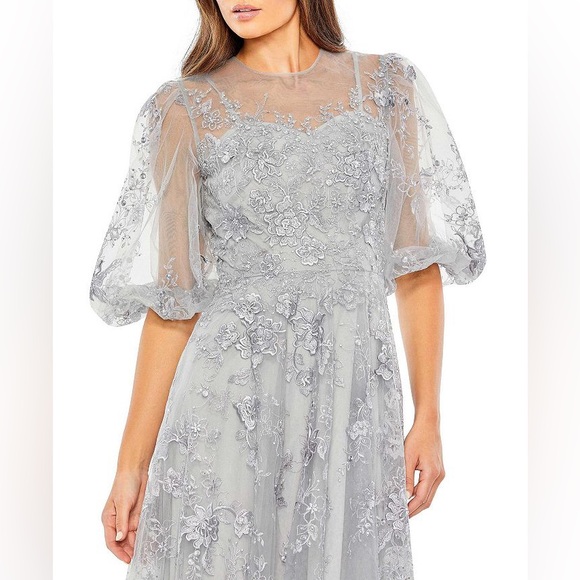 🆕MacDuggal Embroidered Illusion Puff Sleeve Gown|Size 14|$798 Retail|Minor Flaw - Picture 3 of 16